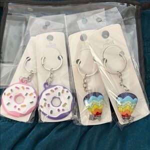 Mint Set of 4 Colorful Donut and Hot Air Balloon Keychains! NWT.